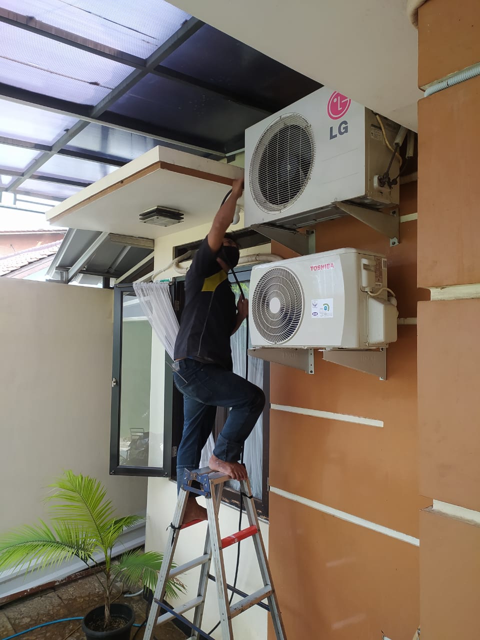 Pengecekan AC pelanggan